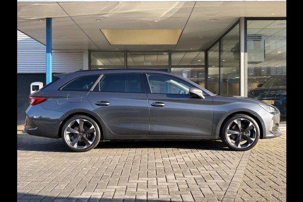 CUPRA Leon Sportstourer 1.4 e-Hybrid Business 204pk PHEV | Achteruitrijcamera | Winterset! | Side-Assist | Navigatie | Climate control |  Stoel- & Stuurverwarming | 18" lichtmetalen velgen |