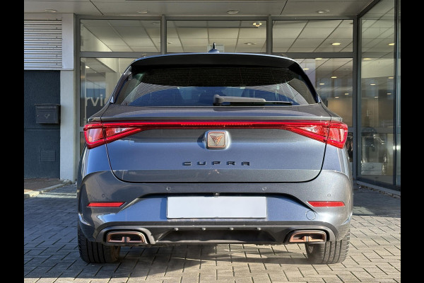 CUPRA Leon Sportstourer 1.4 e-Hybrid Business 204pk PHEV | Achteruitrijcamera | Winterset! | Side-Assist | Navigatie | Climate control |  Stoel- & Stuurverwarming | 18" lichtmetalen velgen |