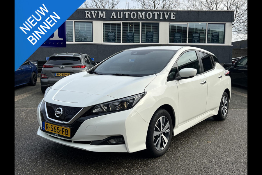 Nissan Leaf Acenta 40 kWh VAN: €15.900,- VOOR: €13.877,- UW EINDEJAARSVOORDEEL: €2.023| CAMERA| CARPLAY/ ANDROID AUTO|  RIJKLAARPRIJS INCL. 12 MND BOVAG GARANTIE|