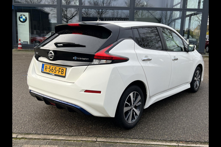 Nissan Leaf Acenta 40 kWh VAN: €15.900,- VOOR: €13.877,- UW EINDEJAARSVOORDEEL: €2.023| CAMERA| CARPLAY/ ANDROID AUTO|  RIJKLAARPRIJS INCL. 12 MND BOVAG GARANTIE|
