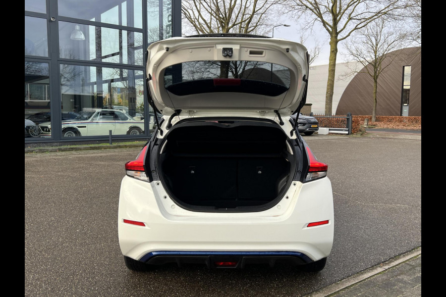 Nissan Leaf Acenta 40 kWh VAN: €15.900,- VOOR: €13.877,- UW EINDEJAARSVOORDEEL: €2.023| CAMERA| CARPLAY/ ANDROID AUTO|  RIJKLAARPRIJS INCL. 12 MND BOVAG GARANTIE|
