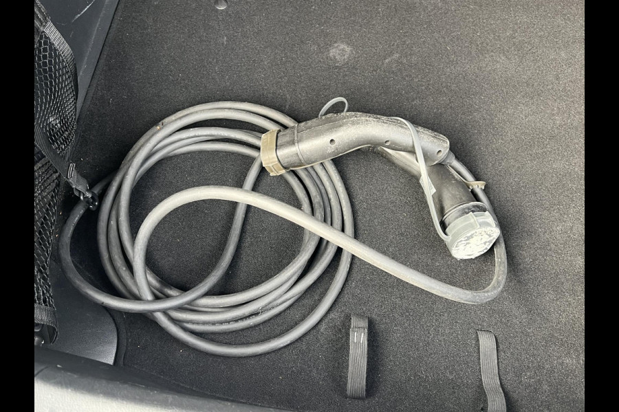 Nissan Leaf Acenta 40 kWh VAN: €15.900,- VOOR: €13.877,- UW EINDEJAARSVOORDEEL: €2.023| CAMERA| CARPLAY/ ANDROID AUTO|  RIJKLAARPRIJS INCL. 12 MND BOVAG GARANTIE|