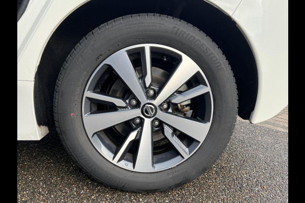 Nissan Leaf Acenta 40 kWh VAN: €15.900,- VOOR: €13.877,- UW EINDEJAARSVOORDEEL: €2.023| CAMERA| CARPLAY/ ANDROID AUTO|  RIJKLAARPRIJS INCL. 12 MND BOVAG GARANTIE|