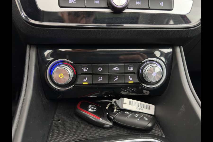 MG ZS EV Luxury 45 kWh [3-Fase] {SOH-100%} Aut. *PANO | LUXURY-LEATHER | CCS-FASTLOADER | KEYLESS | NAVI-FULLMAP | ADAPTIVE-CRUISE | CAMERA | HEATED-SPORTSEATS | CARPLAY | BLINDSPOT | DAB | LANE-ASSIST | PRIVACY-GLASS | 17''ALU*