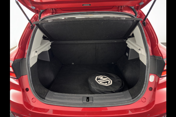 MG ZS EV Luxury 45 kWh [3-Fase] {SOH-100%} Aut. *PANO | LUXURY-LEATHER | CCS-FASTLOADER | KEYLESS | NAVI-FULLMAP | ADAPTIVE-CRUISE | CAMERA | HEATED-SPORTSEATS | CARPLAY | BLINDSPOT | DAB | LANE-ASSIST | PRIVACY-GLASS | 17''ALU*