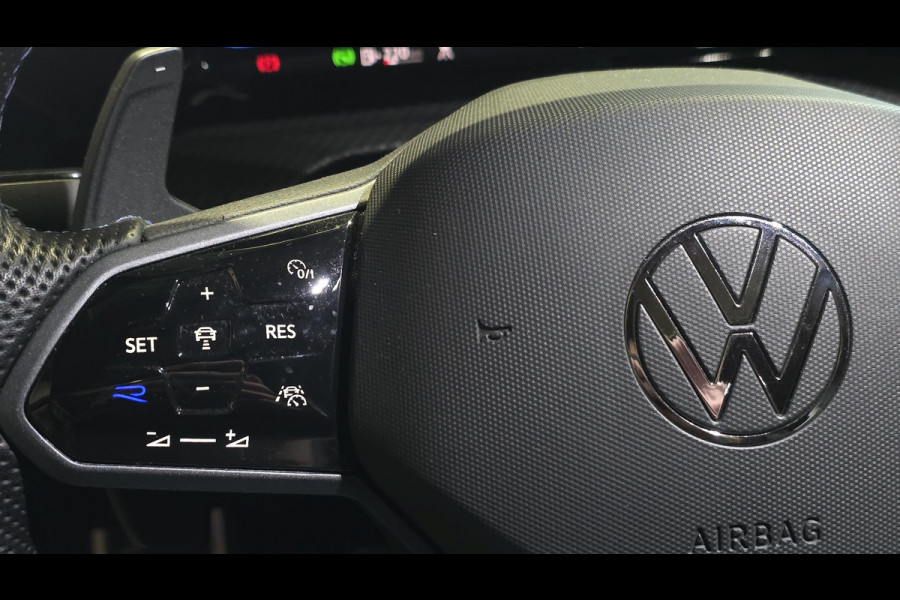 Volkswagen Golf 2.0 TSI R 4Motion | Akrapovic | Pano | Leder | IQ Light | Hud | H&K