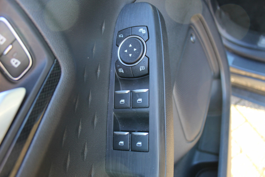 Ford Kuga 1.5 EcoBoost ST-Line X , 150pk , 1800kg Trekgewicht Climate control , Navigatie , Trekhaak , Cruise control , Bleutooth