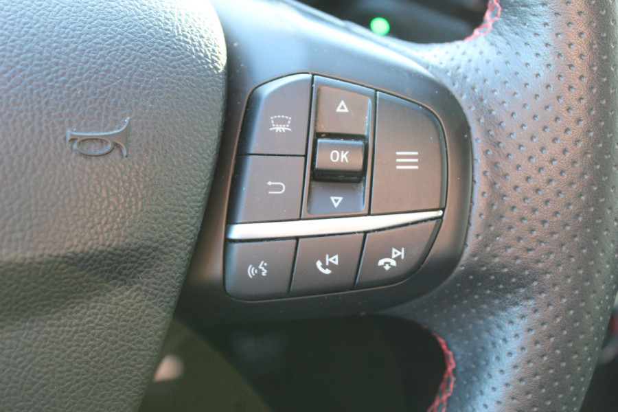 Ford Kuga 1.5 EcoBoost ST-Line X , 150pk , 1800kg Trekgewicht Climate control , Navigatie , Trekhaak , Cruise control , Bleutooth