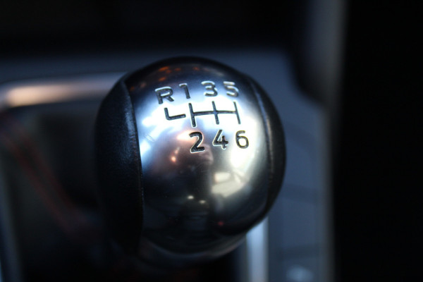 Ford Kuga 1.5 EcoBoost ST-Line X , 150pk , 1800kg Trekgewicht Climate control , Navigatie , Trekhaak , Cruise control , Bleutooth