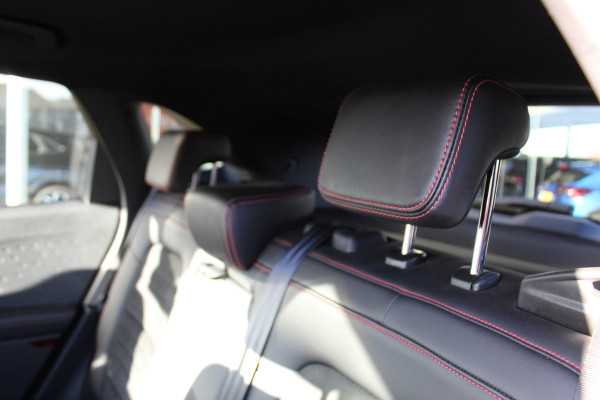 Ford Kuga 1.5 EcoBoost ST-Line X , 150pk , 1800kg Trekgewicht Climate control , Navigatie , Trekhaak , Cruise control , Bleutooth