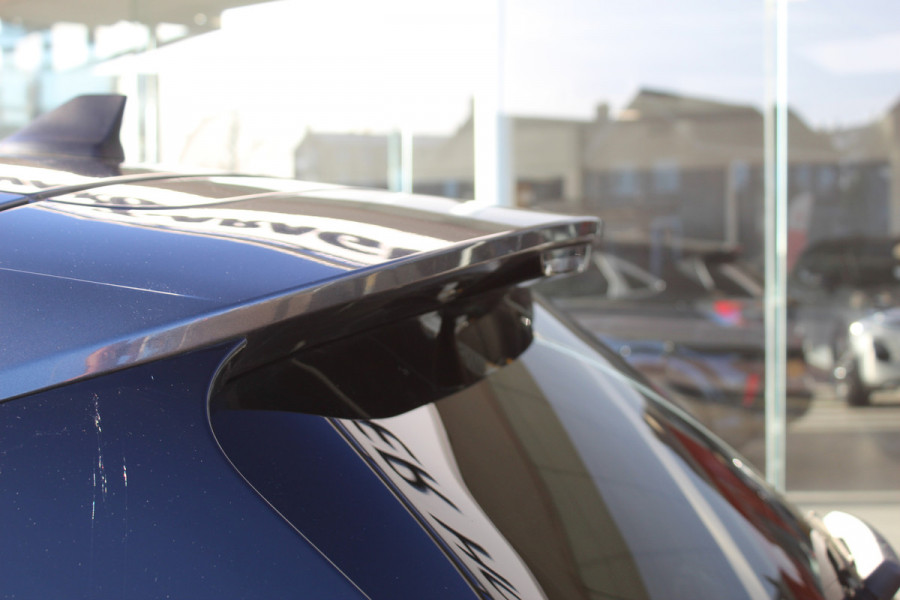 Ford Kuga 1.5 EcoBoost ST-Line X , 150pk , 1800kg Trekgewicht Climate control , Navigatie , Trekhaak , Cruise control , Bleutooth