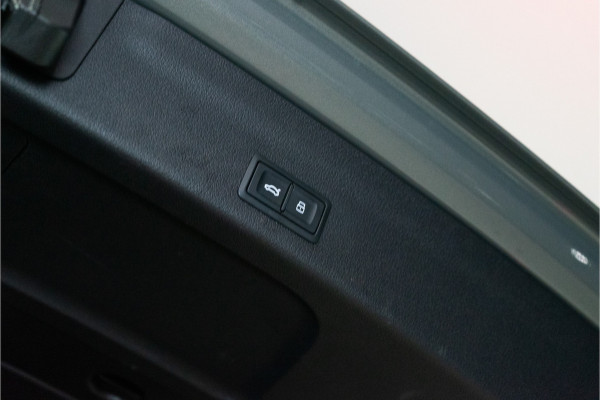 Audi A6 Avant C8 Facelift 55 TFSI e Quattro Pro Line S Comp. 367PK | 1E EIG NL AUTO+NAP | Pano | B&O | Matrix | Trekhaak | VOL! 12 MND G