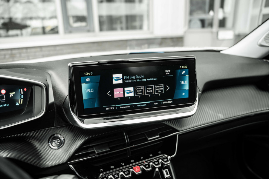 Peugeot e-2008 EV Allure 50 kWh