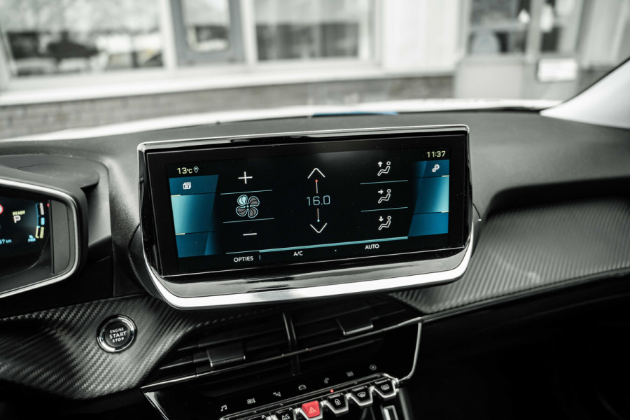 Peugeot e-2008 EV Allure 50 kWh