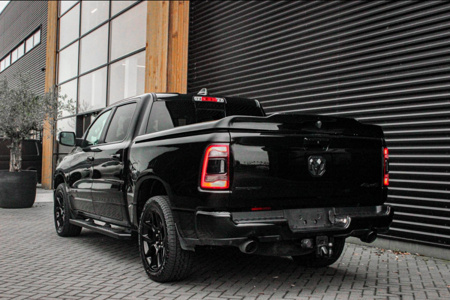 Dodge Ram 5.7 V8 HEMI 1500 BLACK EDITION / 100DKM / DIRECT RIJDEN / APPLE CARPLAY / 22 INCH / FULL BLACK / RED-LINE / SPORT / PANO