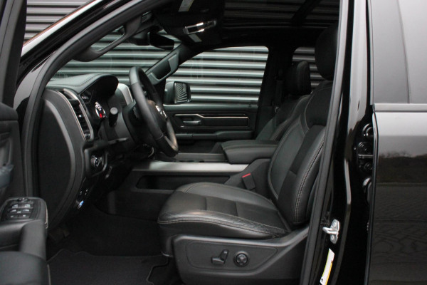 Dodge Ram 5.7 V8 HEMI 1500 BLACK EDITION / 100DKM / DIRECT RIJDEN / APPLE CARPLAY / 22 INCH / FULL BLACK / RED-LINE / SPORT / PANO
