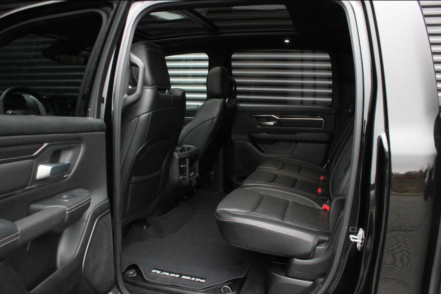 Dodge Ram 5.7 V8 HEMI 1500 BLACK EDITION / 100DKM / DIRECT RIJDEN / APPLE CARPLAY / 22 INCH / FULL BLACK / RED-LINE / SPORT / PANO