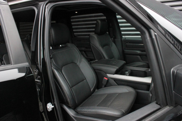 Dodge Ram 5.7 V8 HEMI 1500 BLACK EDITION / 100DKM / DIRECT RIJDEN / APPLE CARPLAY / 22 INCH / FULL BLACK / RED-LINE / SPORT / PANO