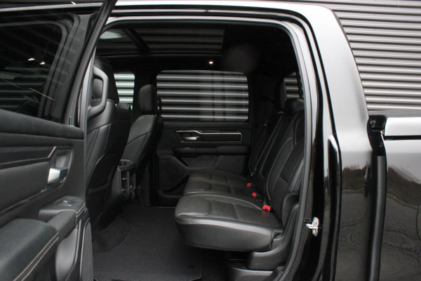 Dodge Ram 5.7 V8 HEMI 1500 BLACK EDITION / 100DKM / DIRECT RIJDEN / APPLE CARPLAY / 22 INCH / FULL BLACK / RED-LINE / SPORT / PANO