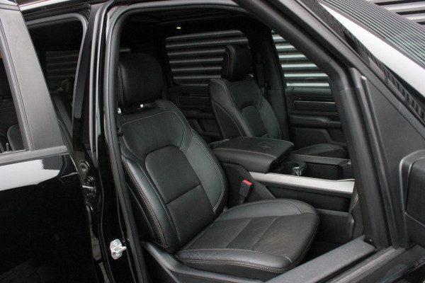 Dodge Ram 5.7 V8 HEMI 1500 BLACK EDITION / 100DKM / DIRECT RIJDEN / APPLE CARPLAY / 22 INCH / FULL BLACK / RED-LINE / SPORT / PANO