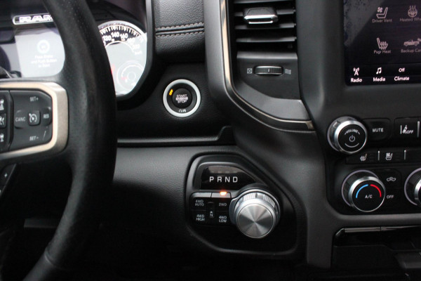 Dodge Ram 5.7 V8 HEMI 1500 BLACK EDITION / 100DKM / DIRECT RIJDEN / APPLE CARPLAY / 22 INCH / FULL BLACK / RED-LINE / SPORT / PANO