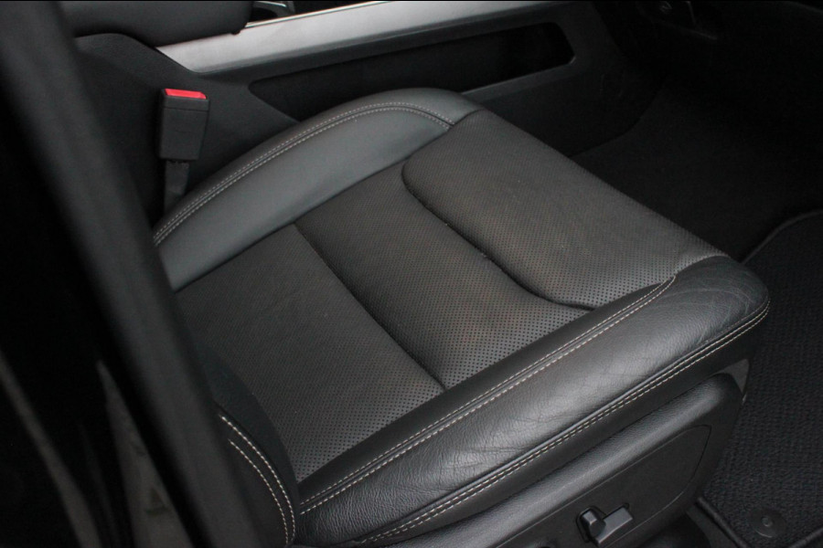 Dodge Ram 5.7 V8 HEMI 1500 BLACK EDITION / 100DKM / DIRECT RIJDEN / APPLE CARPLAY / 22 INCH / FULL BLACK / RED-LINE / SPORT / PANO