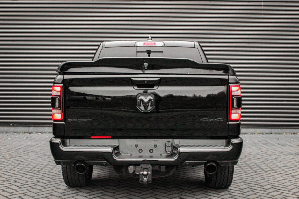 Dodge Ram 5.7 V8 HEMI 1500 BLACK EDITION / 100DKM / DIRECT RIJDEN / APPLE CARPLAY / 22 INCH / FULL BLACK / RED-LINE / SPORT / PANO