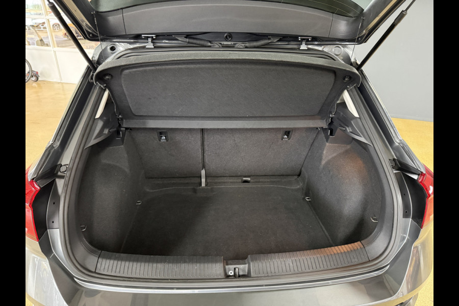 Volkswagen T-Roc 1.5 TSI Style | Automaat | Navi | Carplay