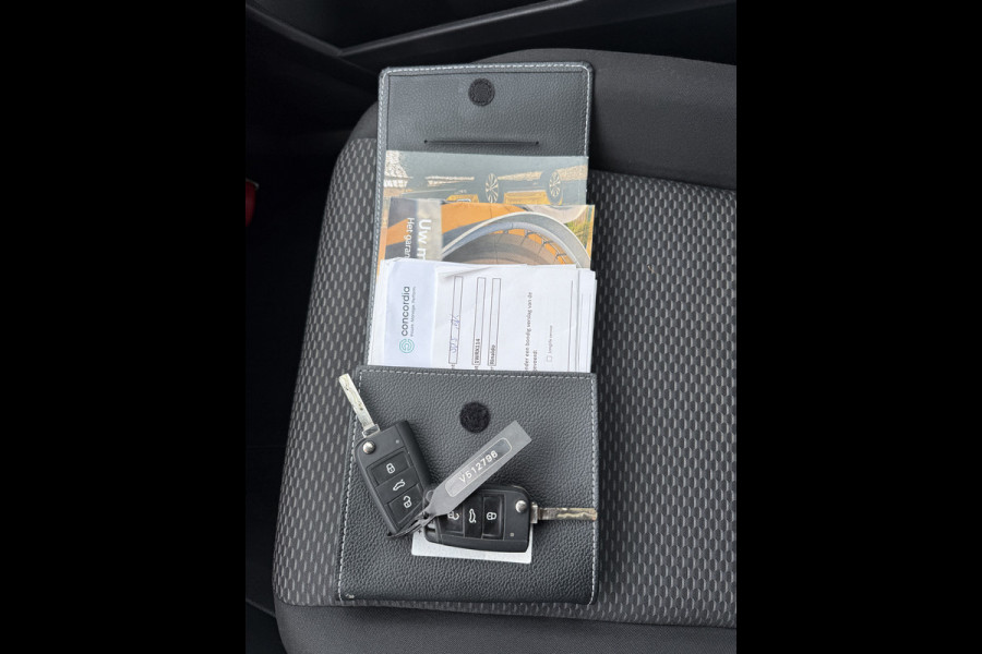 Volkswagen T-Roc 1.5 TSI Style | Automaat | Navi | Carplay