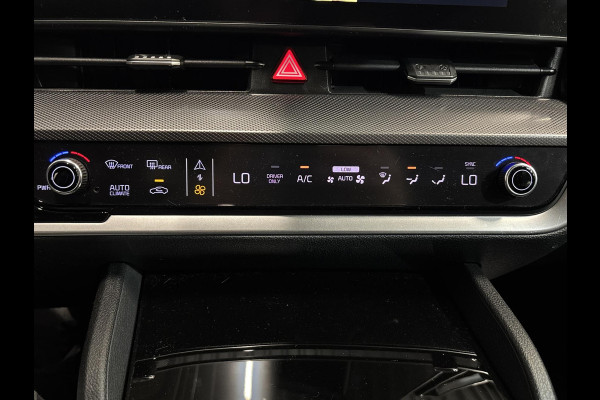 Kia Sportage 1.6 T-GDi Plug-in Hybrid AWD DynamicPlusLine Navigatie Apple Carplay/Android Auto Camera Parkeersensoren Adaptive Cruise Control Virtual Cockpit Stoelverwarming voor en achter Climate Control Lichtmetalen velgen Getinte ramen