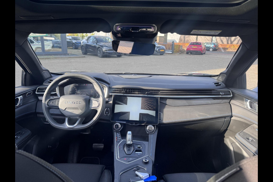 Lynk & Co 01 1.5 VAN: €26.900,- VOOR: €23.770,- UW EINDEJAARSVOORDEEL: €3.130,- |PHEV |FABRIEKSGARANTIE| COMPLETE AUTO| ZWARTE HEMEL| PANO| 360 CAMERA| ELEK. ACHTERKLEP| DODE HOEK|