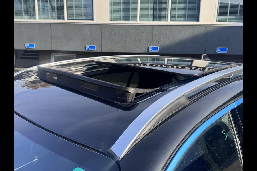 Lynk & Co 01 1.5 VAN: €26.900,- VOOR: €23.770,- UW EINDEJAARSVOORDEEL: €3.130,- |PHEV |FABRIEKSGARANTIE| COMPLETE AUTO| ZWARTE HEMEL| PANO| 360 CAMERA| ELEK. ACHTERKLEP| DODE HOEK|