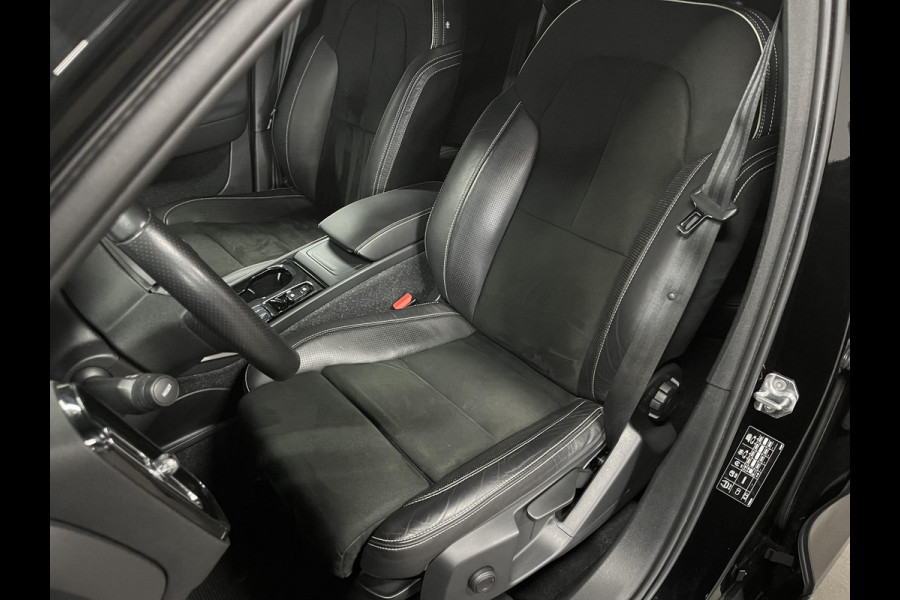 Volvo XC40 1.5 T3 R-Design Trekhaak | Cruise control | Achteruitrij camera | Stoelverwarming | Carplay