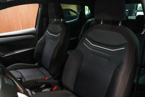 Seat Ibiza 1.0 TSI FR Navi Climate C. Virtual Camera Carplay PDC Zwarte binnenhemel LED LM velgen BTW auto