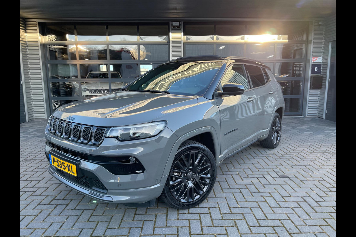 Jeep Compass 4xe 240 Plug-in Hybrid Electric S Panoramadak 360"Camera Leer Navi Led-Xenon Trekhaak