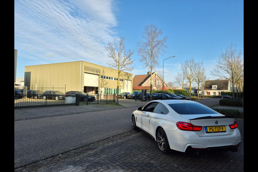 BMW 4 Serie Coupé M Sprt Schuifdak Coupé Apple CarPlay Nap NL High Executive F33 M4 uitlaat Spoiler