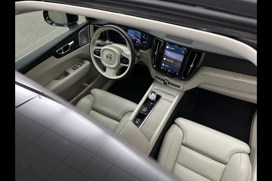 Volvo XC60 350PK Ultimate Bright | Bowers & Wilkins | Luchtvering | Panorama | Massage | ACC | 360 Camera | T6 | Stoelventilatie | Head-Up | Keyless-Entry | Orrefors Glaspook | Pilot-Assist | Stoelverwarming V+A | Stand-Kachel | Memory | Stuurverwarming | Dodehoek | Leder Dashboard | Carplay |