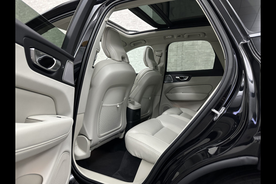 Volvo XC60 350PK Ultimate Bright | Bowers & Wilkins | Luchtvering | Panorama | Massage | ACC | 360 Camera | T6 | Stoelventilatie | Head-Up | Keyless-Entry | Orrefors Glaspook | Pilot-Assist | Stoelverwarming V+A | Stand-Kachel | Memory | Stuurverwarming | Dodehoek | Leder Dashboard | Carplay |