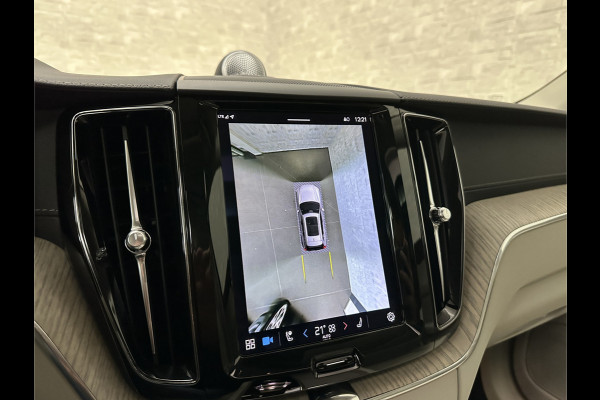 Volvo XC60 350PK Ultimate Bright | Bowers & Wilkins | Luchtvering | Panorama | Massage | ACC | 360 Camera | T6 | Stoelventilatie | Head-Up | Keyless-Entry | Orrefors Glaspook | Pilot-Assist | Stoelverwarming V+A | Stand-Kachel | Memory | Stuurverwarming | Dodehoek | Leder Dashboard | Carplay |