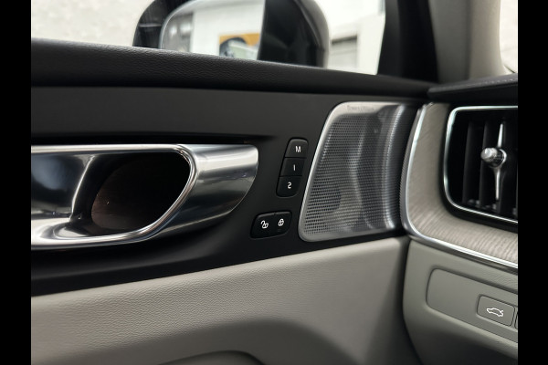 Volvo XC60 350PK Ultimate Bright | Bowers & Wilkins | Luchtvering | Panorama | Massage | ACC | 360 Camera | T6 | Stoelventilatie | Head-Up | Keyless-Entry | Orrefors Glaspook | Pilot-Assist | Stoelverwarming V+A | Stand-Kachel | Memory | Stuurverwarming | Dodehoek | Leder Dashboard | Carplay |