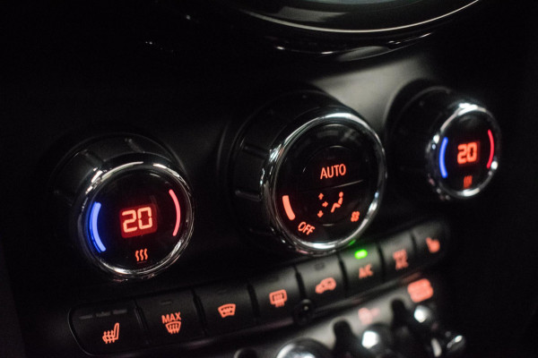 MINI Mini 1.5 Cooper John Cooper Works Dalston Edition ORG NL [ Panoramadak Harman Kardon HUD Digital Dash Alcantara ]