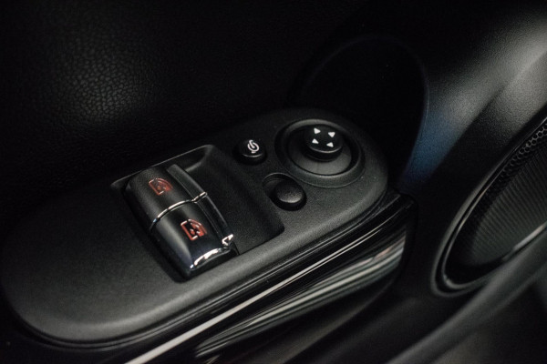 MINI Mini 1.5 Cooper John Cooper Works Dalston Edition ORG NL [ Panoramadak Harman Kardon HUD Digital Dash Alcantara ]