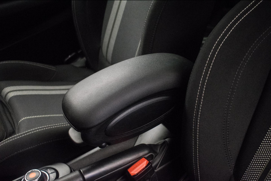 MINI Mini 1.5 Cooper John Cooper Works Dalston Edition ORG NL [ Panoramadak Harman Kardon HUD Digital Dash Alcantara ]