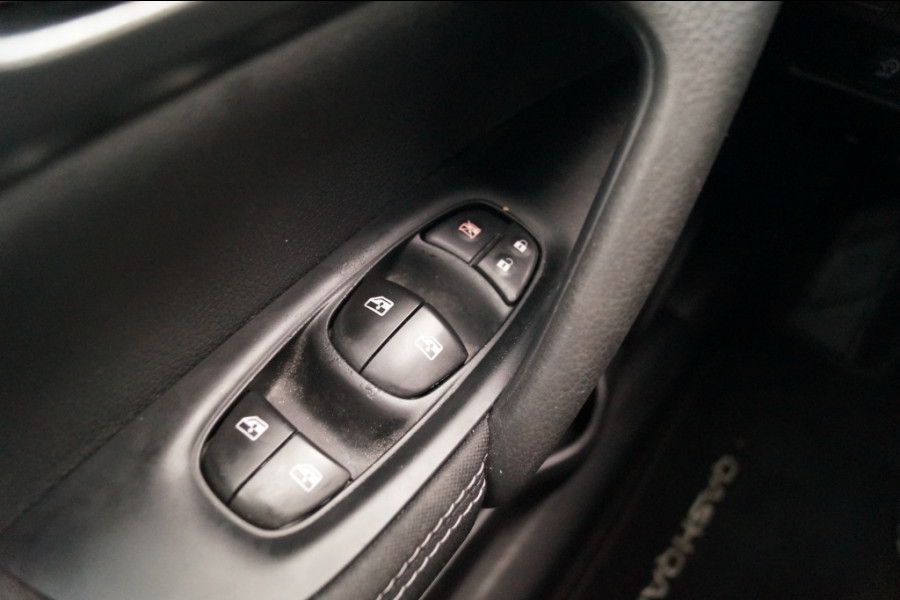 Nissan QASHQAI 1.2 N-Connecta -PANO-CAM-ECC-NAVI-TREKHAAK-