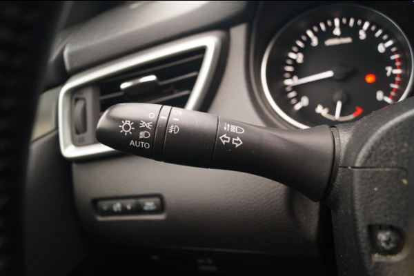 Nissan QASHQAI 1.2 N-Connecta -PANO-CAM-ECC-NAVI-TREKHAAK-