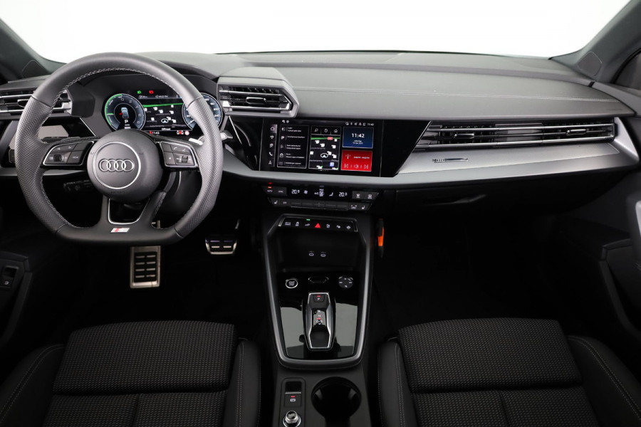 Audi A3 Sportback 40 TFSI e S edition 204pk | Verlengde garantie | Parkeercamera | Adaptieve cruise controle | Optiek pakket zwart Plus | Extra getint glas