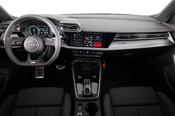 Audi A3 Sportback 40 TFSI e S edition 204pk | Verlengde garantie | Parkeercamera | Adaptieve cruise controle | Optiek pakket zwart Plus | Extra getint glas