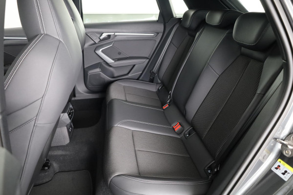 Audi A3 Sportback 40 TFSI e S edition 204pk | Verlengde garantie | Parkeercamera | Adaptieve cruise controle | Optiek pakket zwart Plus | Extra getint glas