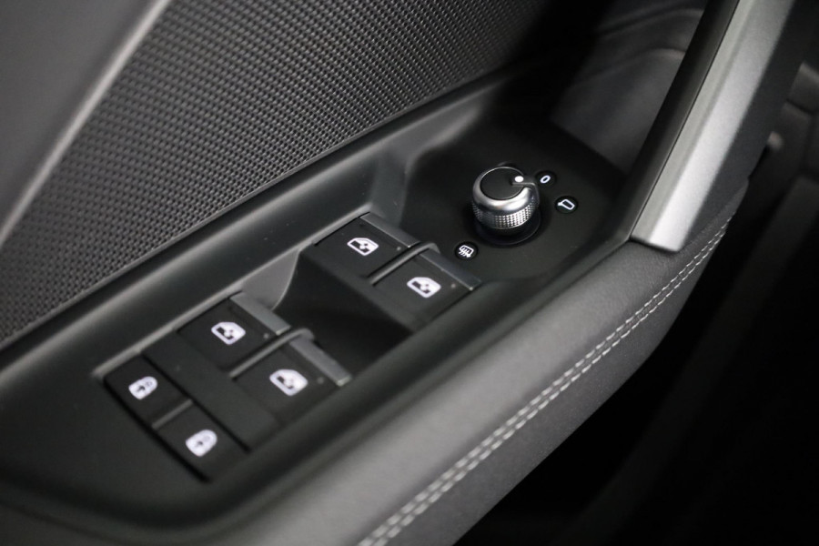 Audi A3 Sportback 40 TFSI e S edition 204pk | Verlengde garantie | Parkeercamera | Adaptieve cruise controle | Optiek pakket zwart Plus | Extra getint glas