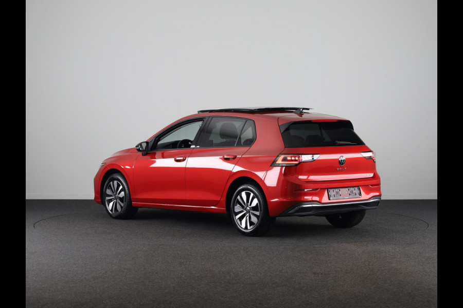 Volkswagen Golf 1.5 eTSI Life Edition GOAL 116 pk Automaat (DSG) | Verlengde garantie | Navigatie | Panoramadak | Parkeersensoren | Achteruitrijcamera | Stoelverwarming |
